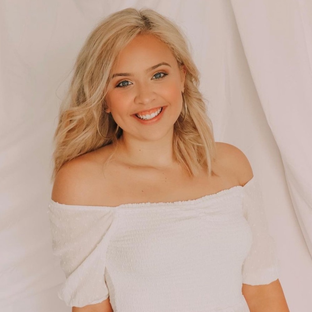 Meet your Posher, Caroline